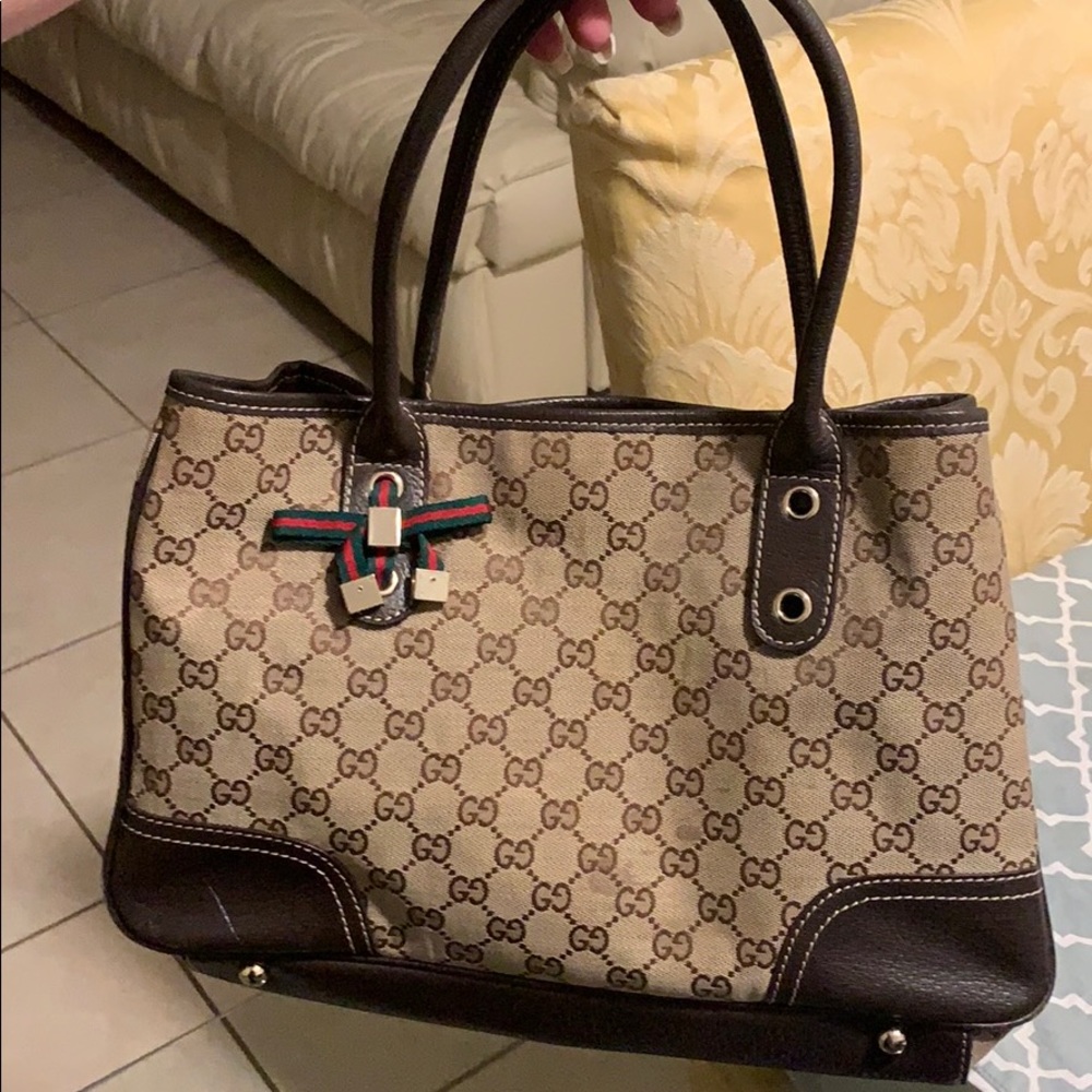 Small authentic Gucci purse